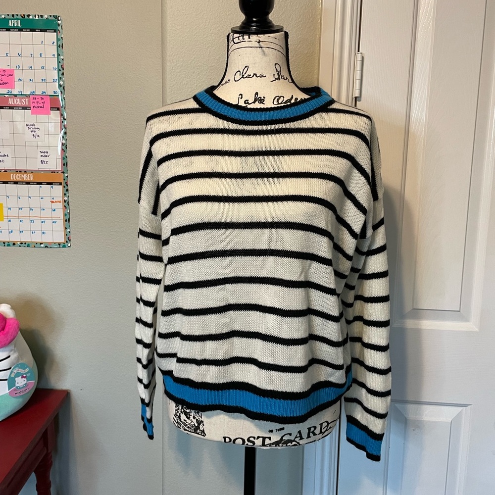 Brave Soul sweater. Light weight. Ladies small